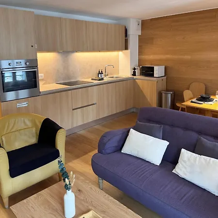 Modern 2-br In The Heart Of *