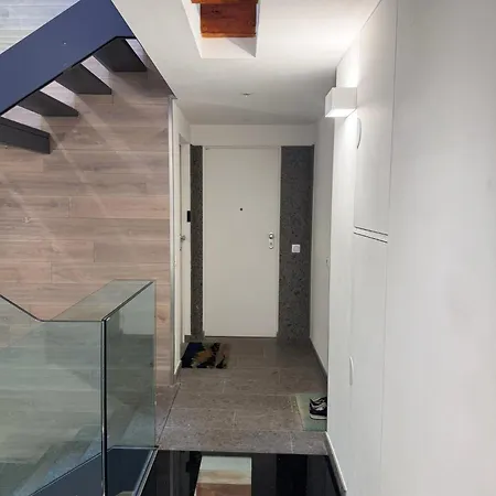 Modern 2-br In The Heart Of アパート *