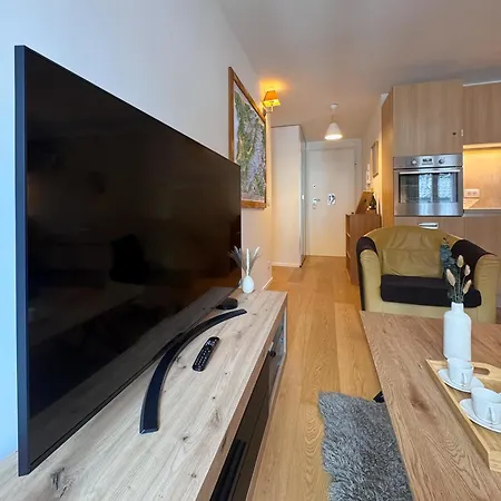 Modern 2-br In The Heart Of アパート *