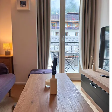 Modern 2-br In The Heart Of