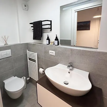 Апартаменты Modern 2-br In The Heart Of Шамони