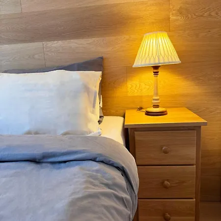 Апартаменты Modern 2-br In The Heart Of