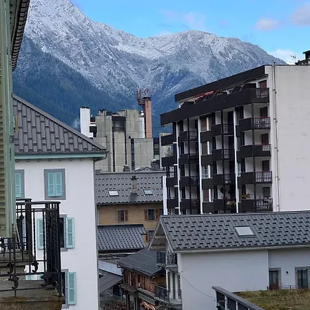 Апартаменты Modern 2-br In The Heart Of *